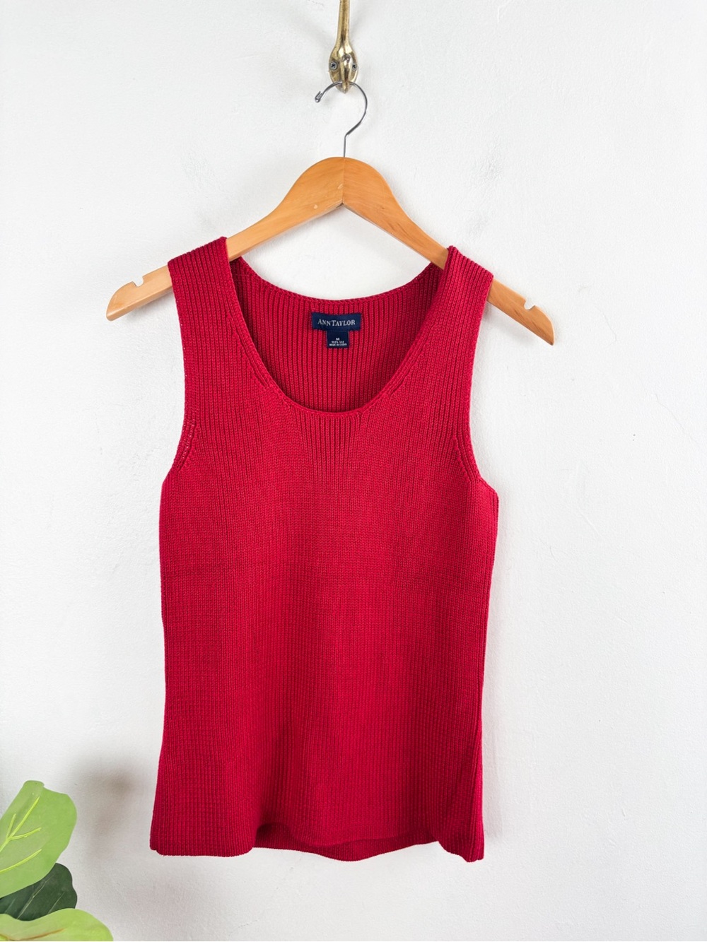 Vintage Ann Taylor Red Silk Knit Sleeveless Top Sz M